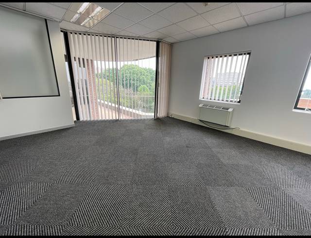 326M² OFFICE TO LET IN PARKTOWN
